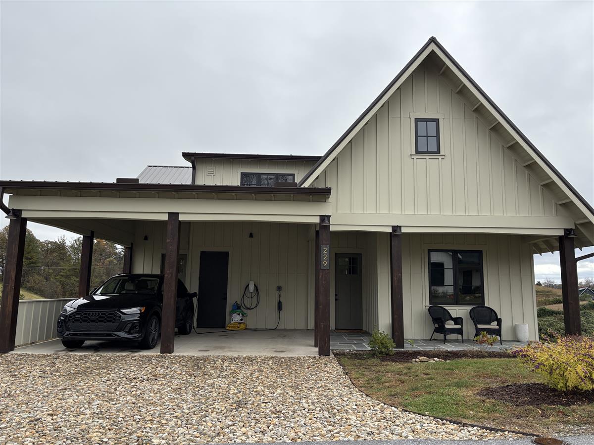 A picture of the property located at 229 WESTRIDGE FARM RD, ASHEVILLE NC 28804.