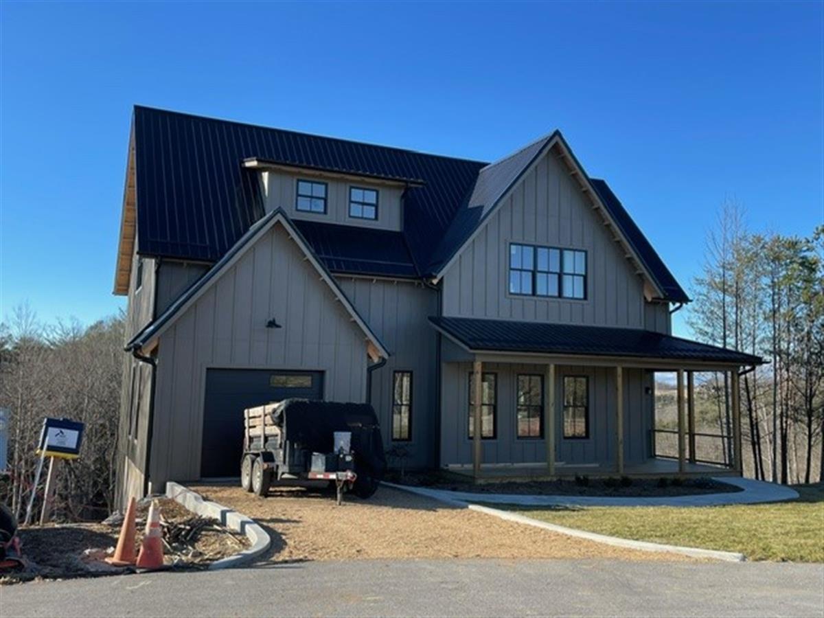 A picture of the property located at 244 WESTRIDGE FARM RD, ASHEVILLE NC 28804.