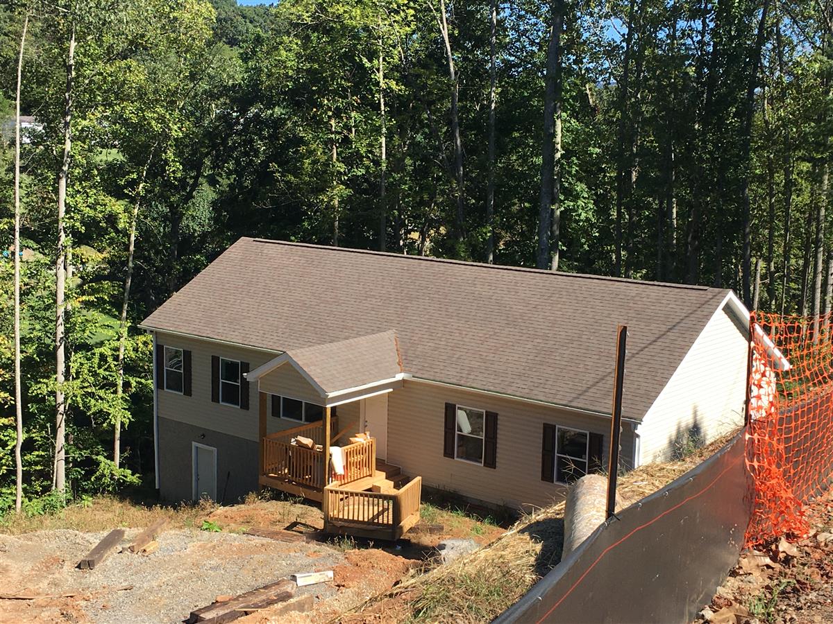 A picture of the property located at 16 INDIAN PAINTBRUSH LN, ALEXANDER NC 28701.