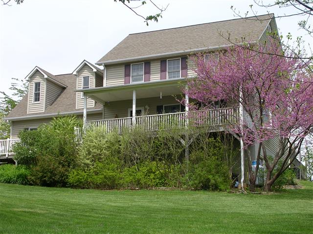A picture of the property located at 1 COUNTRYSIDE LN, ASHEVILLE NC 28804.