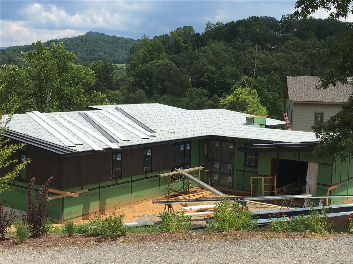 A picture of the property located at 19 OLIVETTE CROSSING PKWY, ASHEVILLE NC 28804.