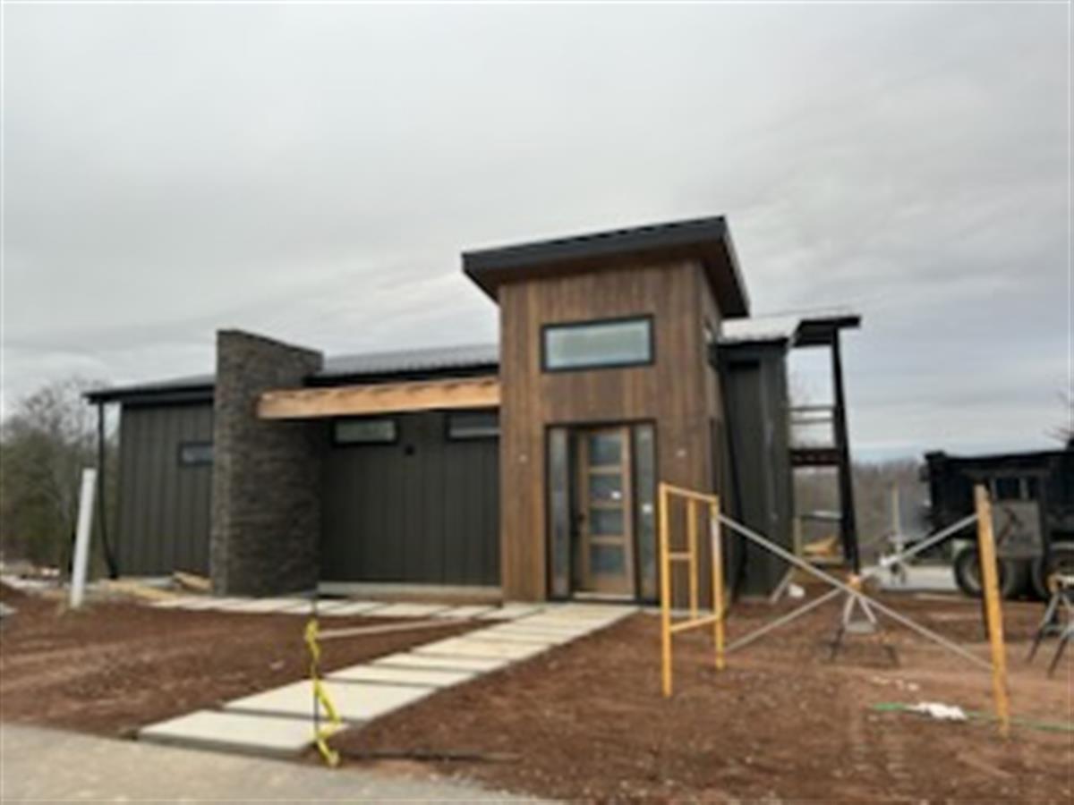 A picture of the property located at 402 BLUE MIND WAY, ASHEVILLE NC 28804.