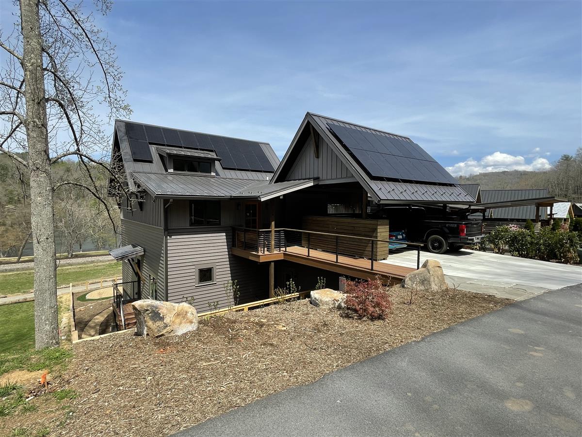 A picture of the property located at 24 RIVER RUN, ASHEVILLE NC 28804.