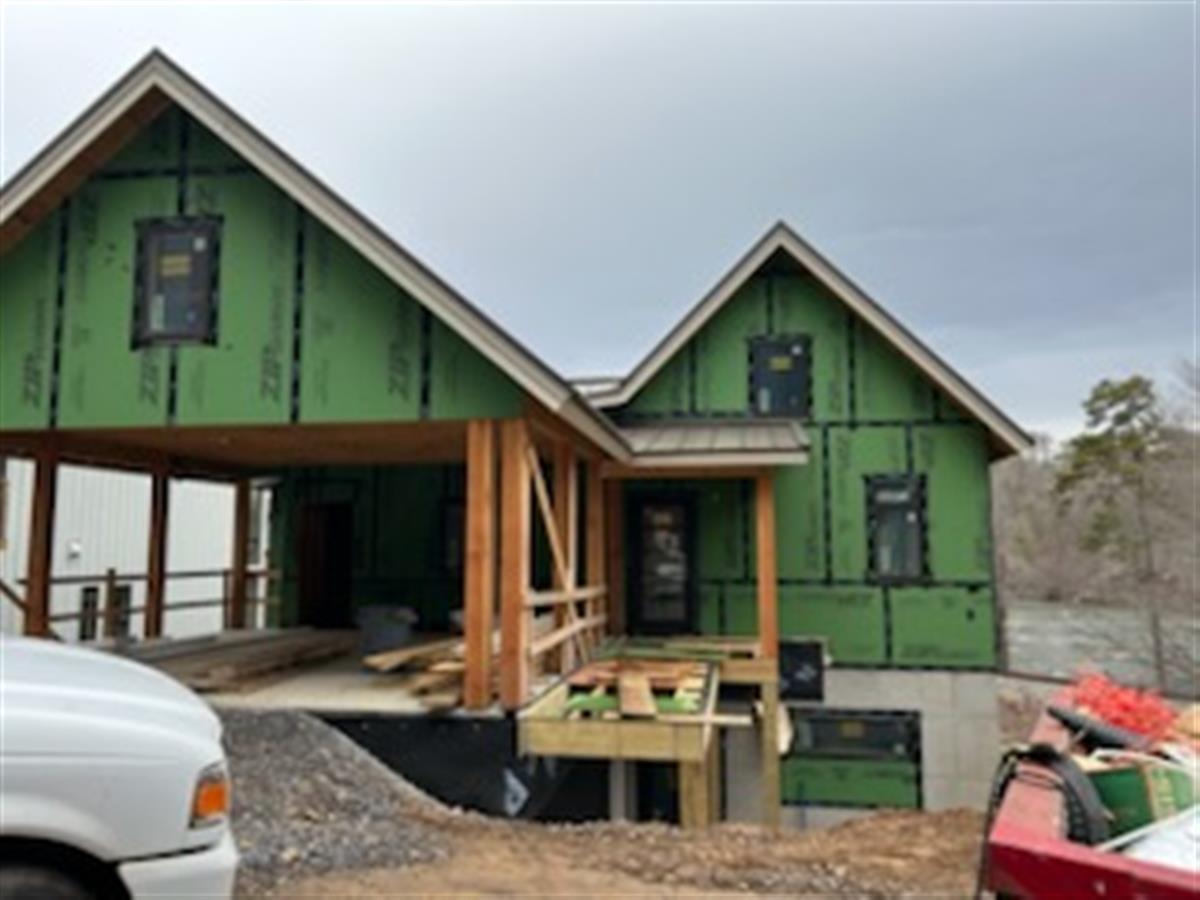 A picture of the property located at 10 CROSSVINE ALY, ASHEVILLE NC 28804.