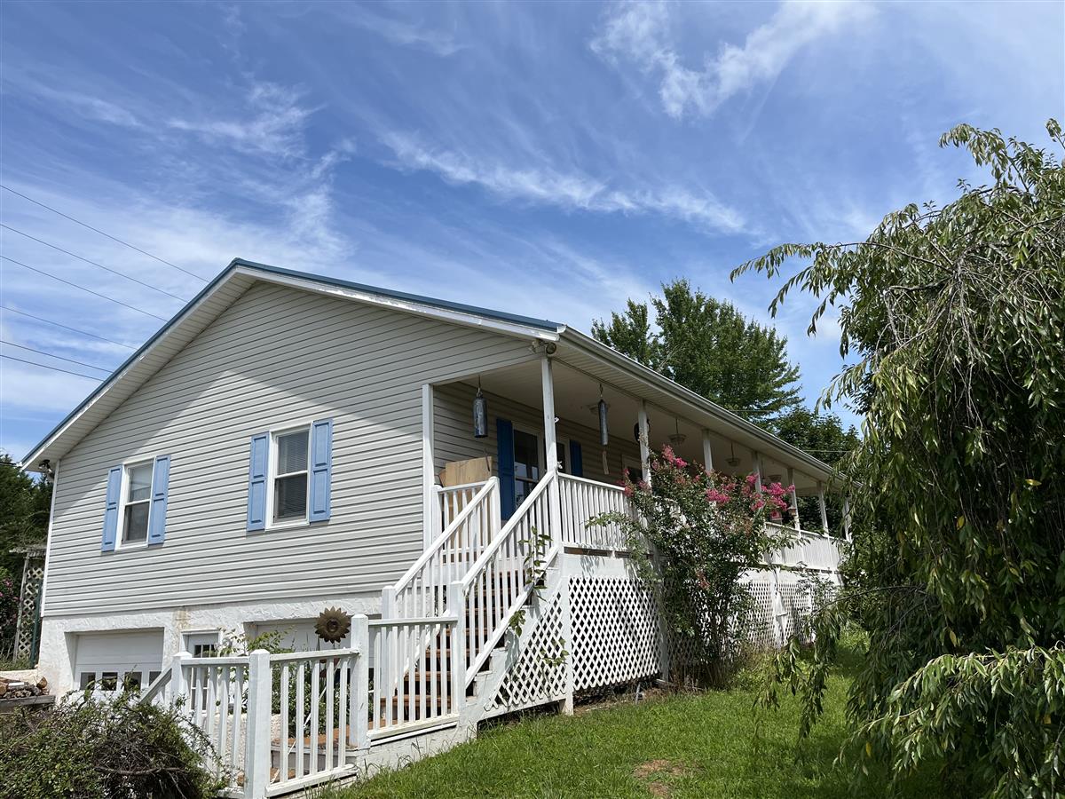 A picture of the property located at 9 BRANT LN, WEAVERVILLE NC 28787.