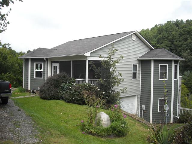 A picture of the property located at 10 BRANT LN, WEAVERVILLE NC 28787.