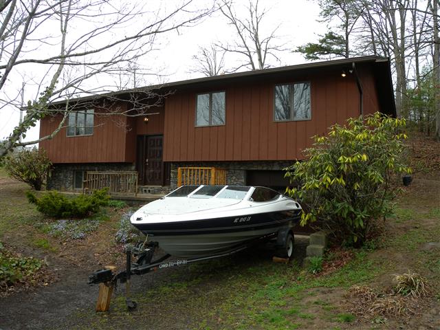 A picture of the property located at 10 LELA LN, ALEXANDER NC 28701.