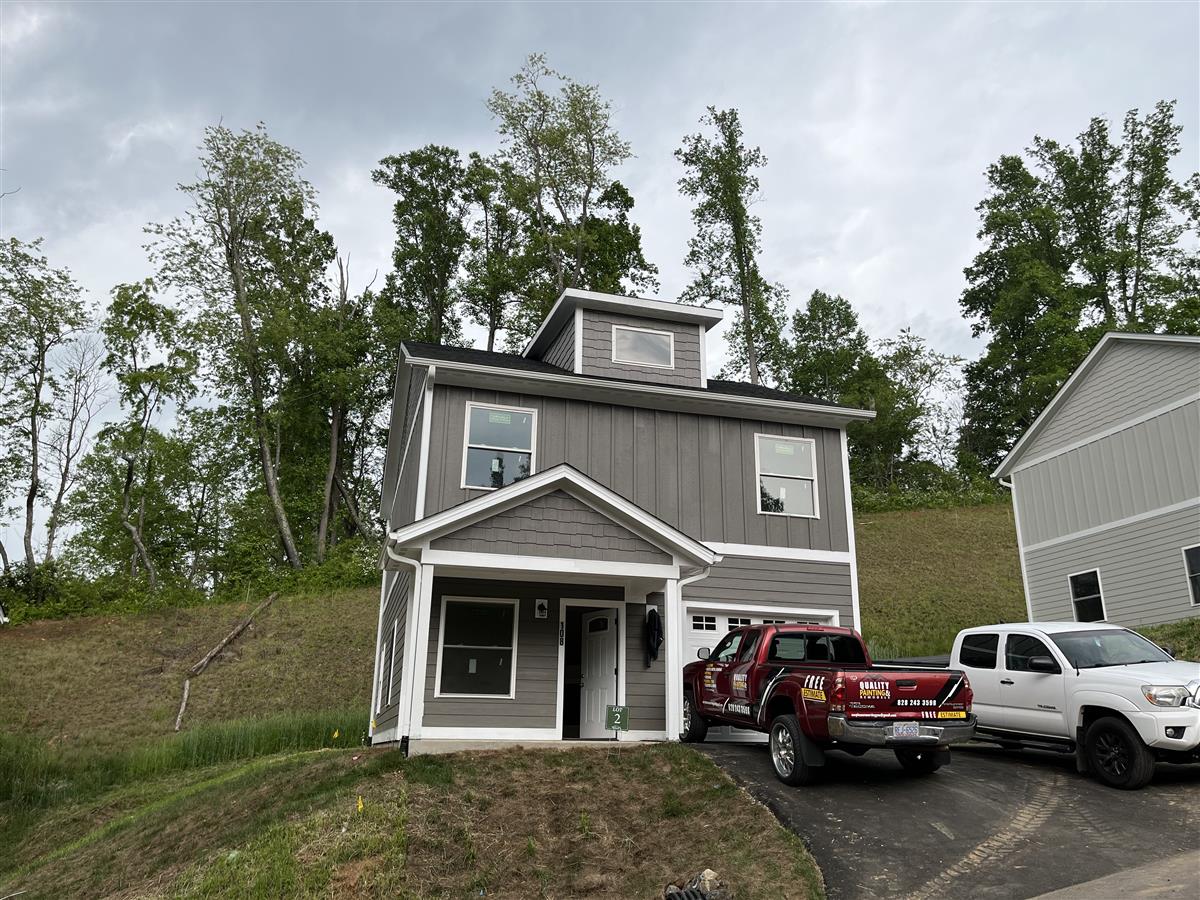 A picture of the property located at 108 NORTHBEND DR, ASHEVILLE NC 28804.