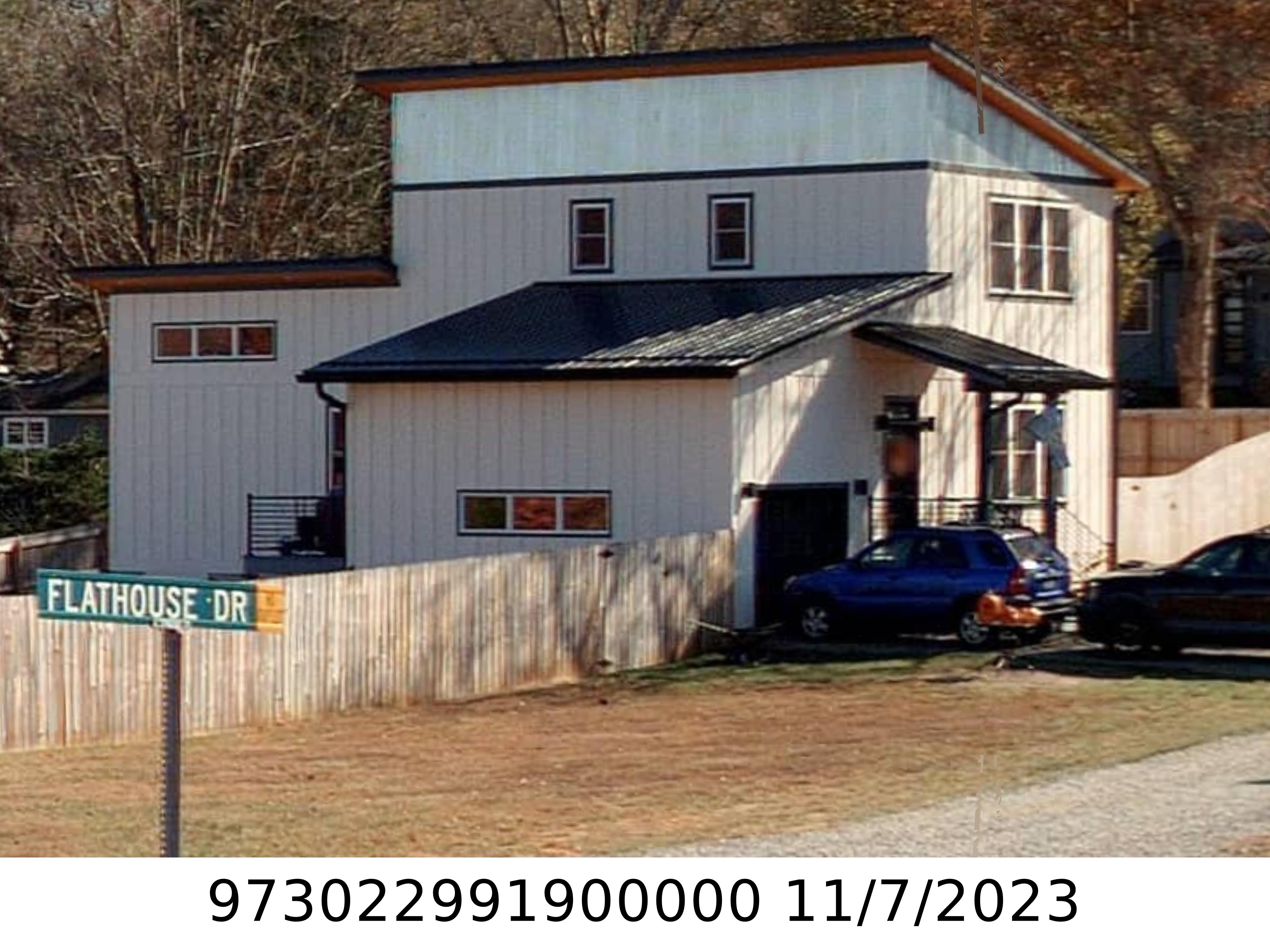 A picture of the property located at 202 FLATHOUSE DR, ASHEVILLE NC 28804.