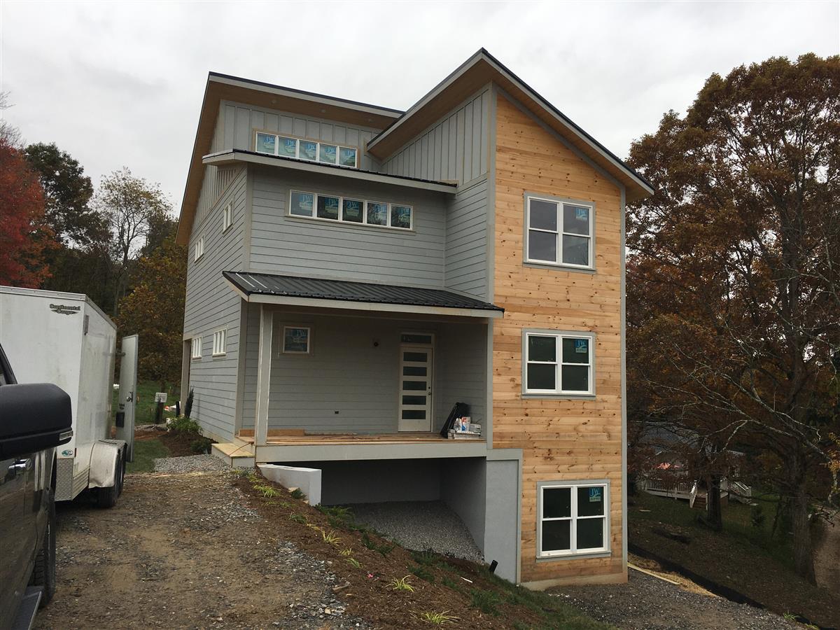 A picture of the property located at 203 FLATHOUSE DR WOODFIN NC.