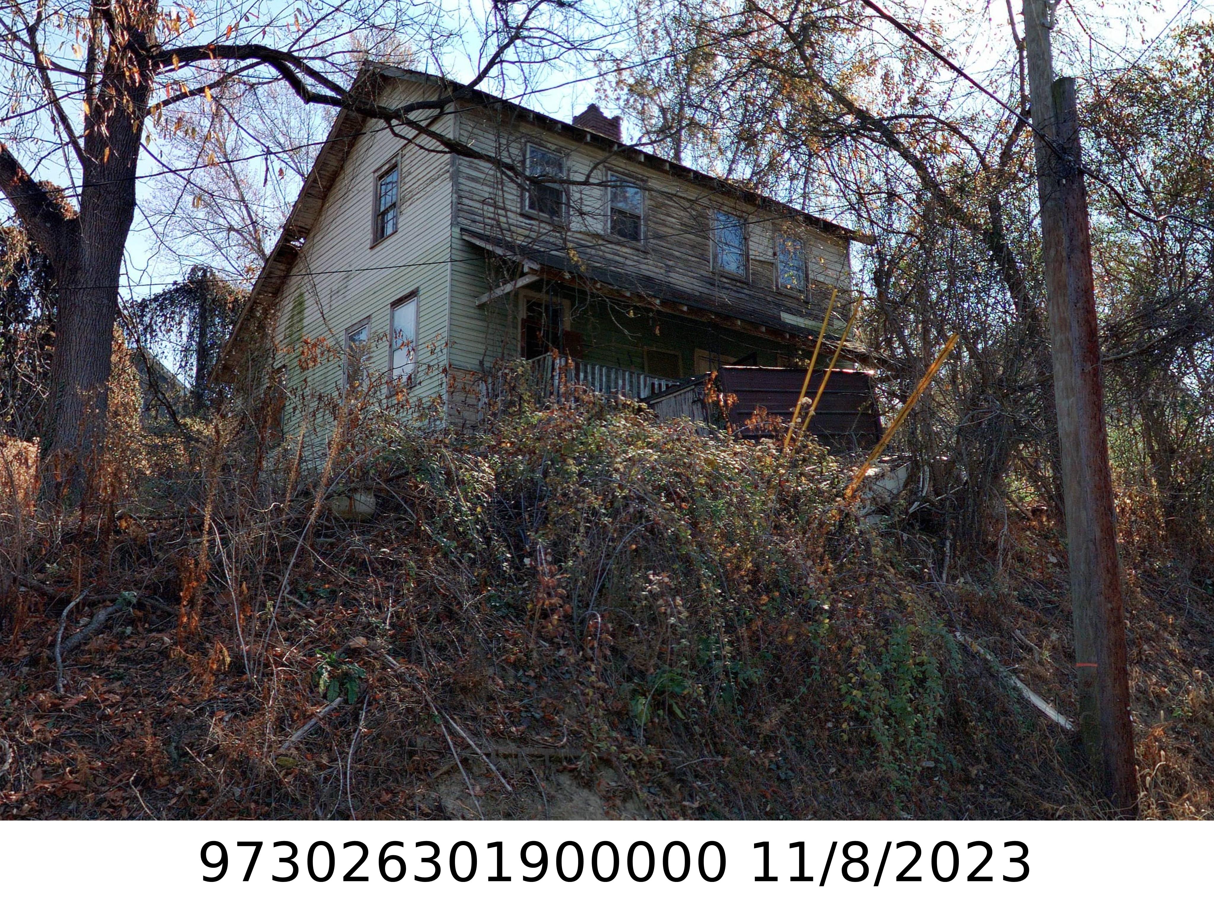 A picture of the property located at 8 MARTEL LN, ASHEVILLE NC 28804.
