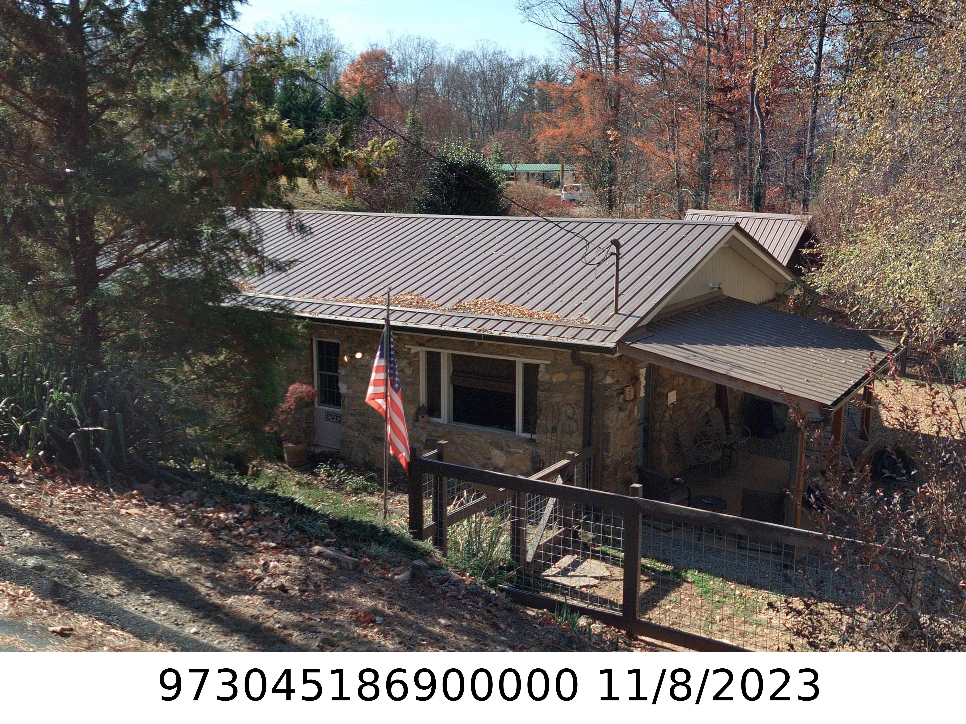 A picture of the property located at 42 SKYLAND CIR, ASHEVILLE NC 28804.