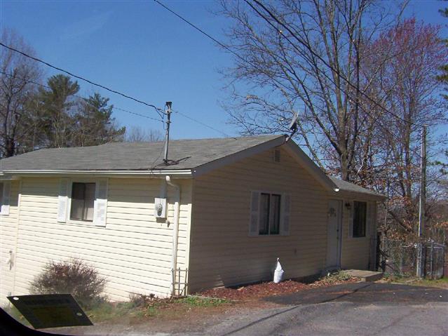 A picture of the property located at 44 SKYLAND CIR, ASHEVILLE NC 28804.