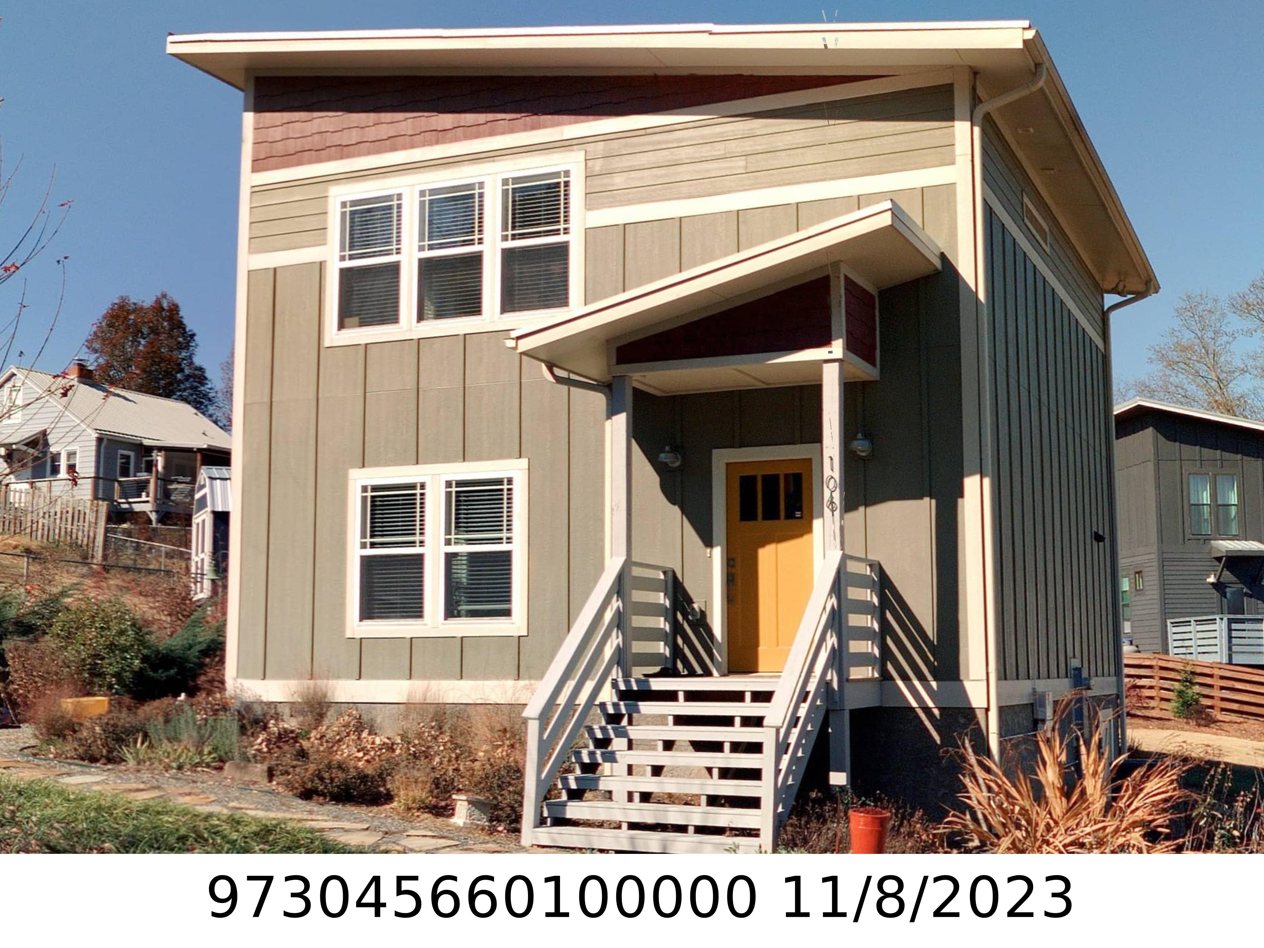 A picture of the property located at 106 E SKYLAND CIR, ASHEVILLE NC 28804.