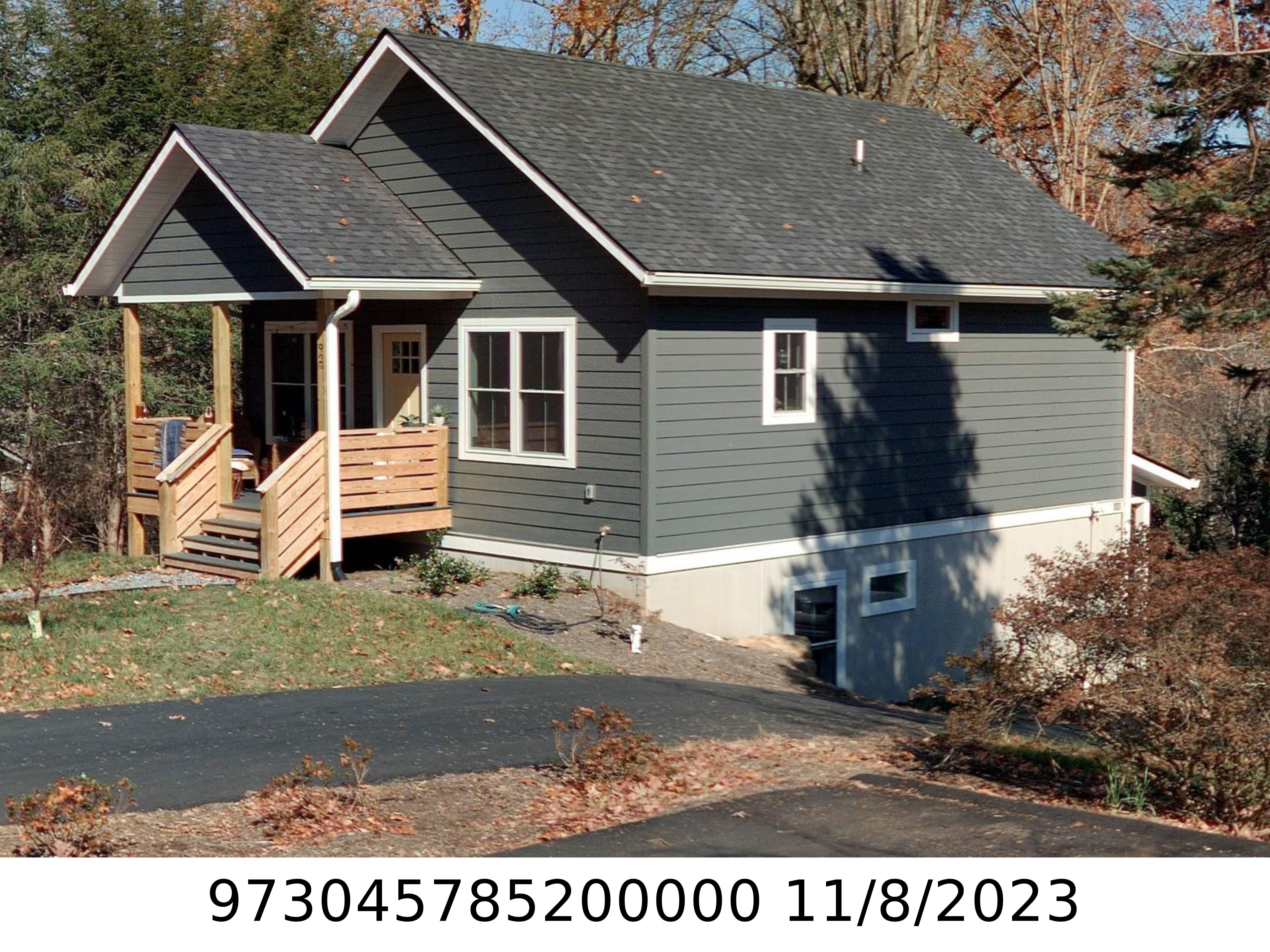 A picture of the property located at 92 E SKYLAND CIR, ASHEVILLE NC 28804.