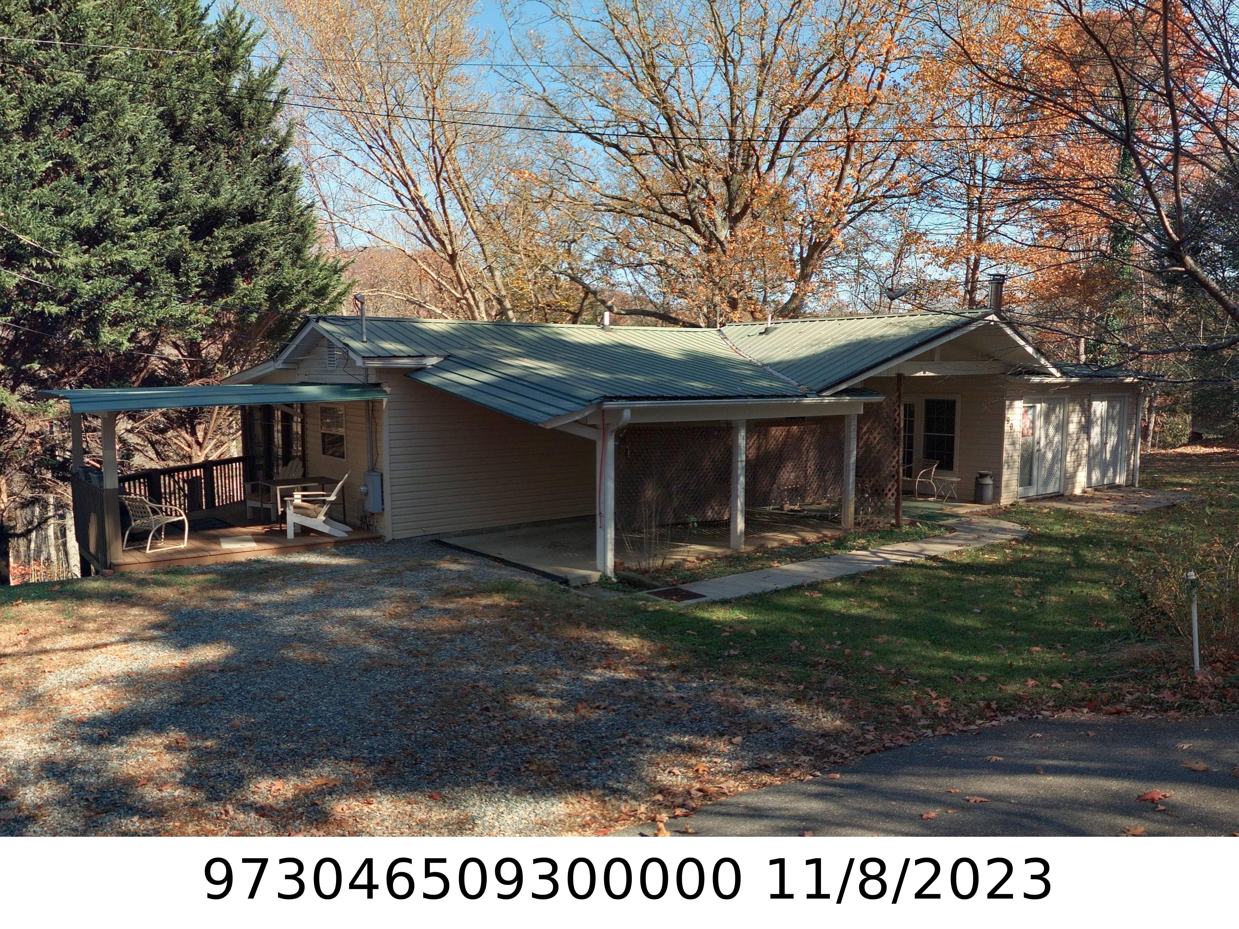 A picture of the property located at 90 E SKYLAND CIR, ASHEVILLE NC 28804.