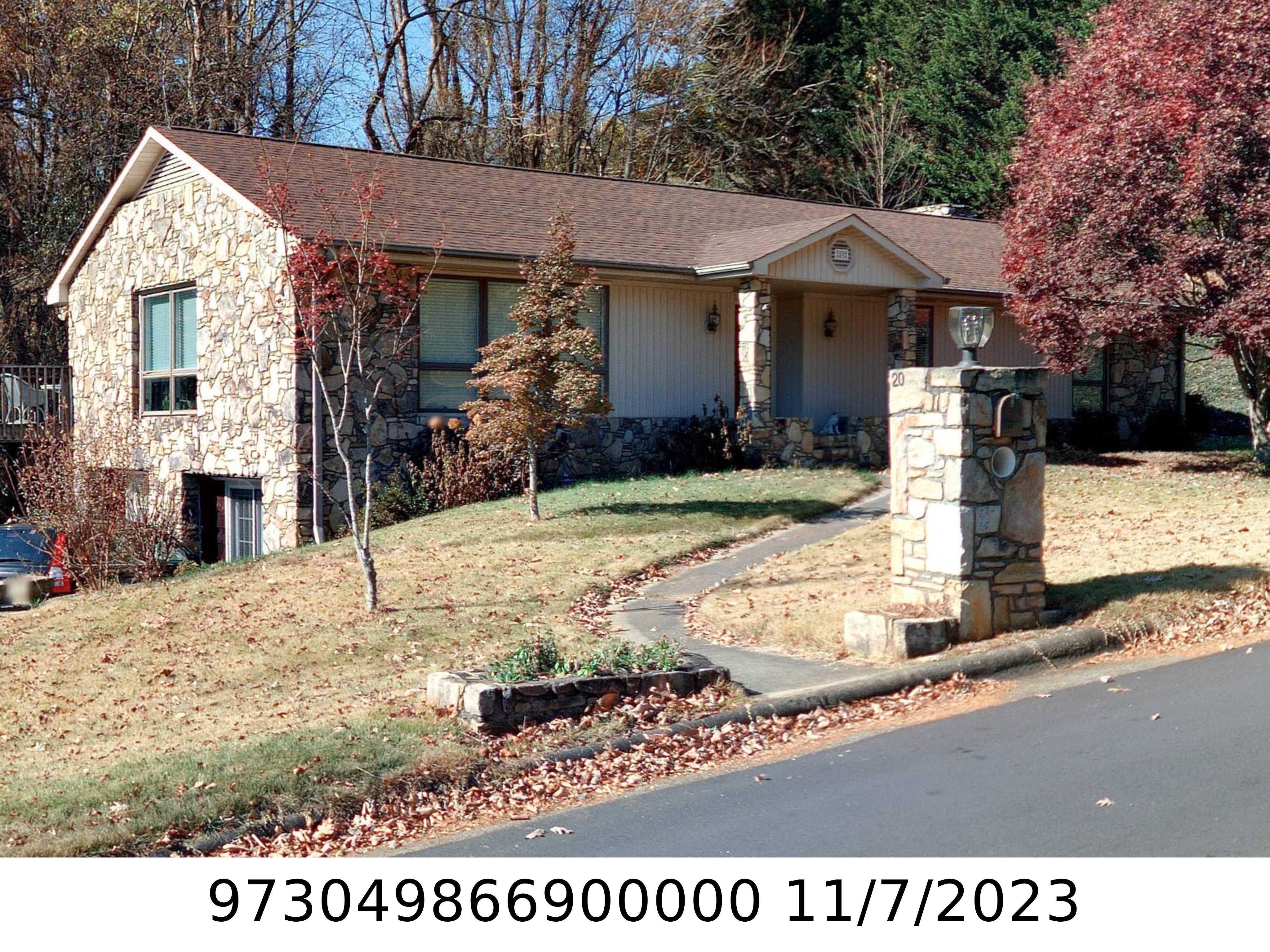 A picture of the property located at 20 AUDUBON DR, ASHEVILLE NC 28804.