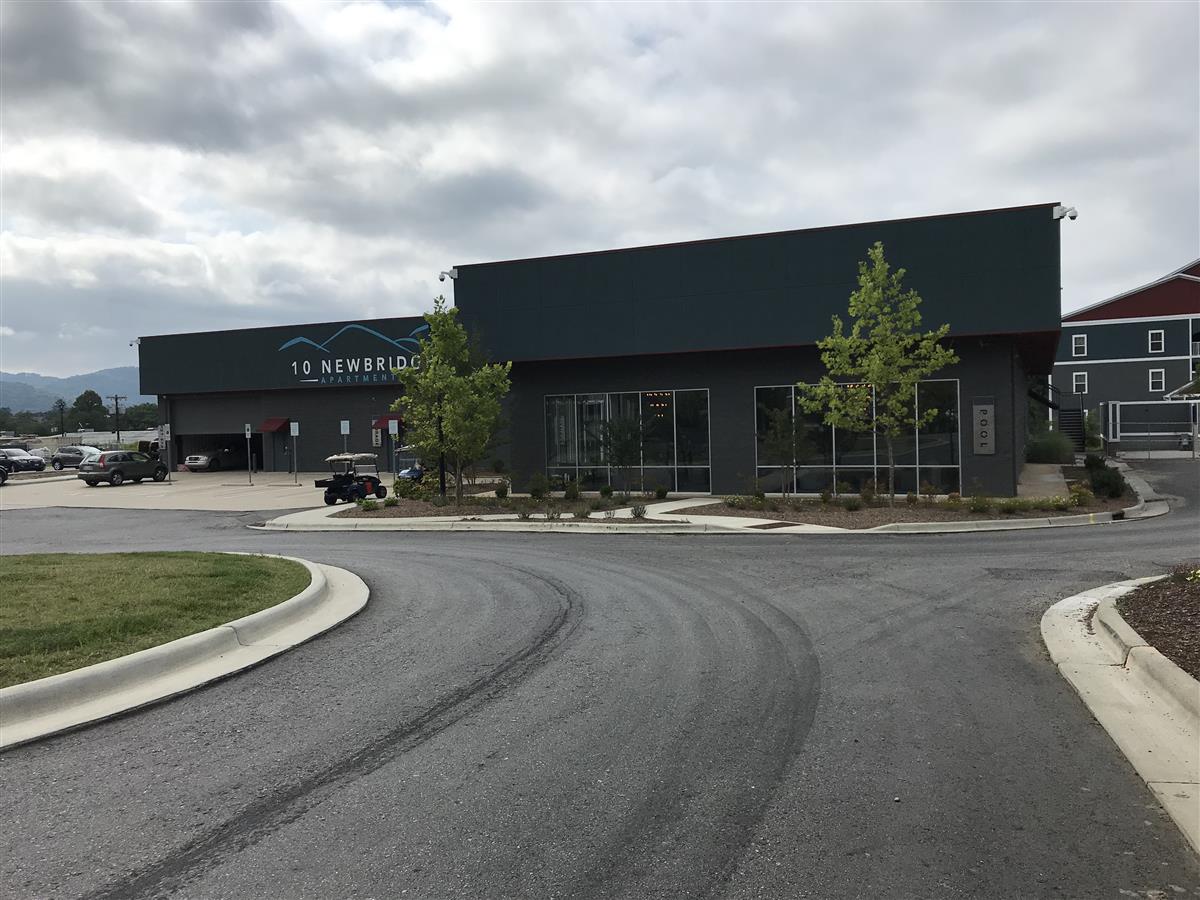 A picture of the property located at 10 NEWBRIDGE PKWY, ASHEVILLE NC 28804.
