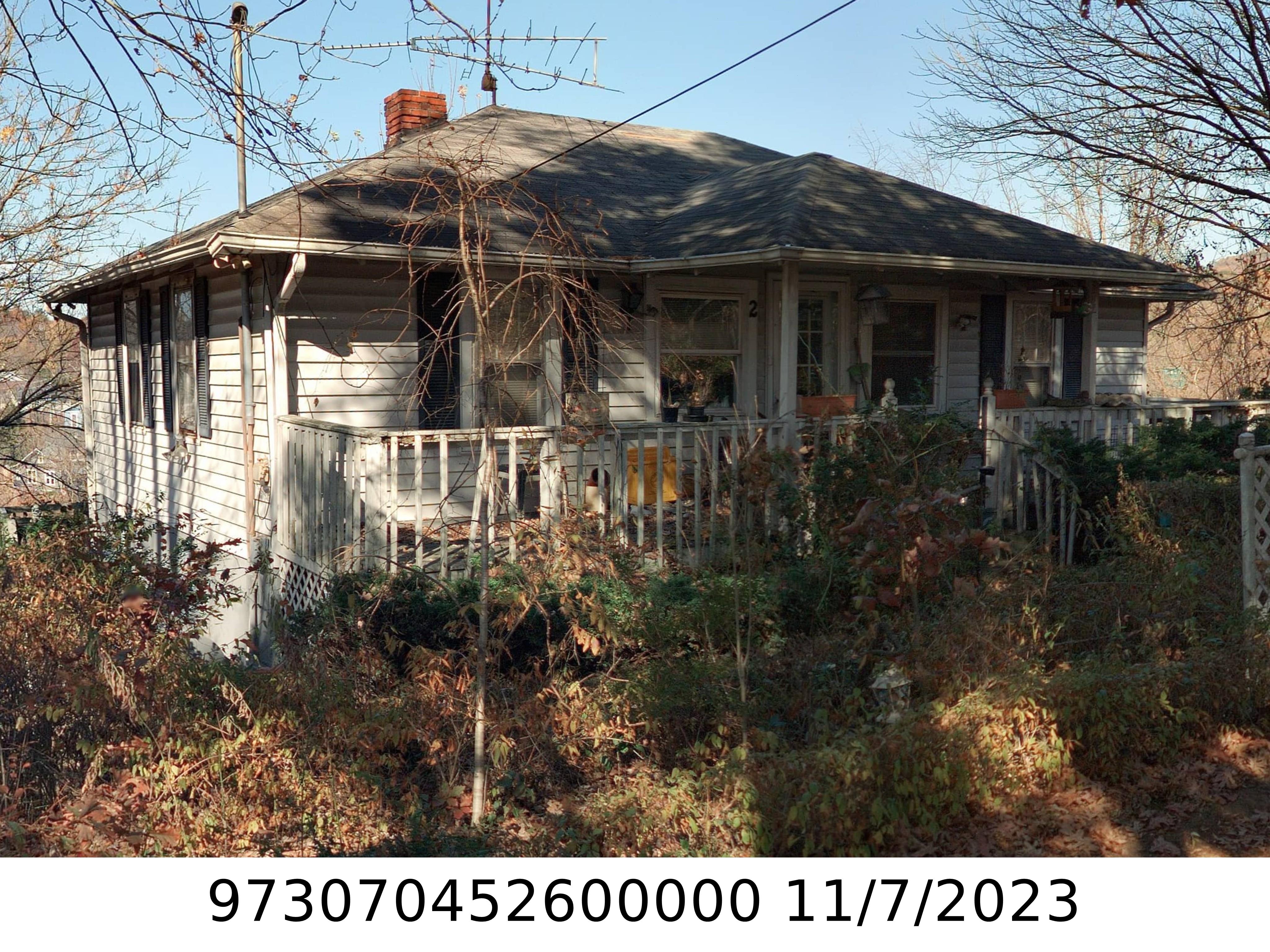 A picture of the property located at 2 POPLAR LN, ASHEVILLE NC 28804.