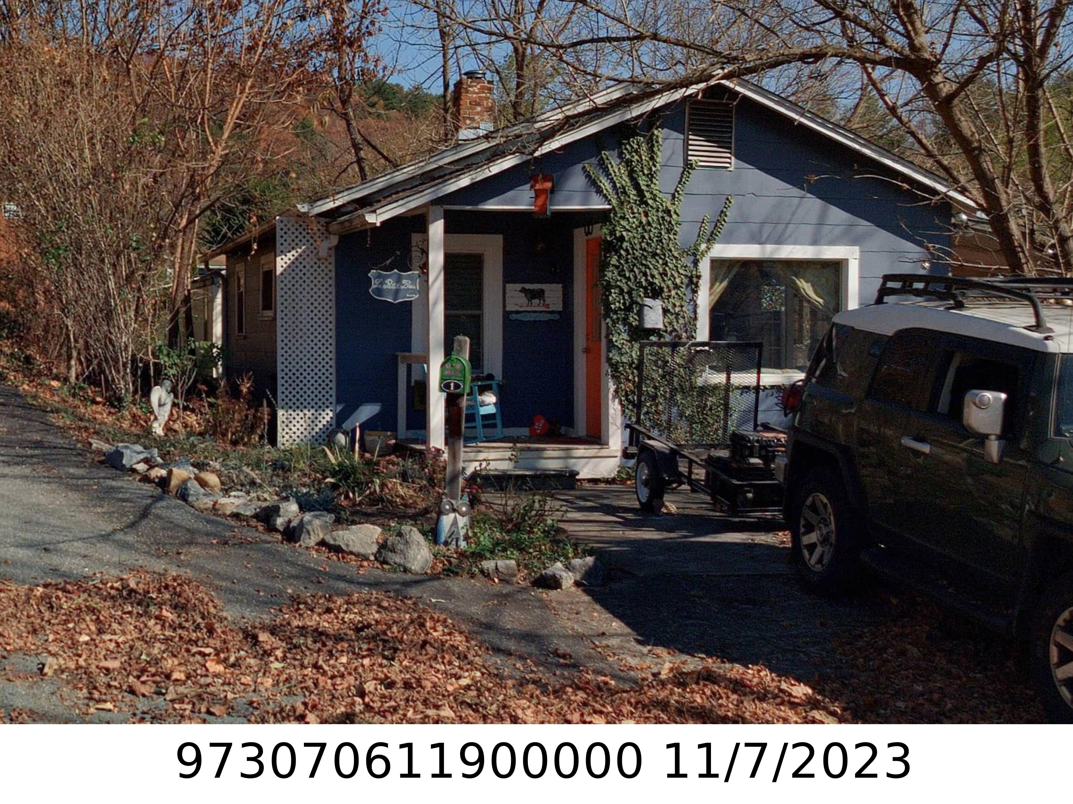 A picture of the property located at 1 SOUTH LN, ASHEVILLE NC 28804.