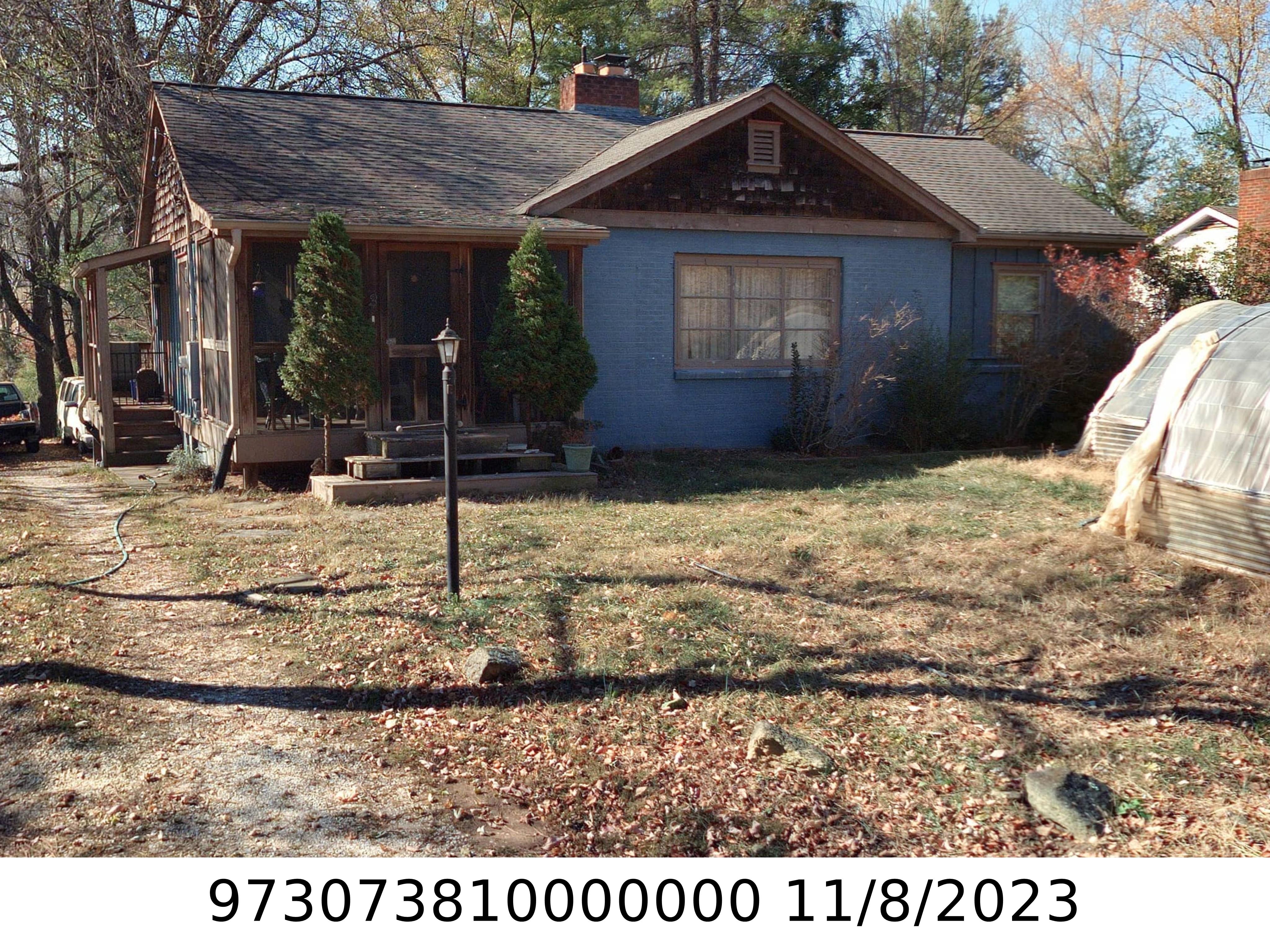 A picture of the property located at 3 CHERRY LN, ASHEVILLE NC 28804.