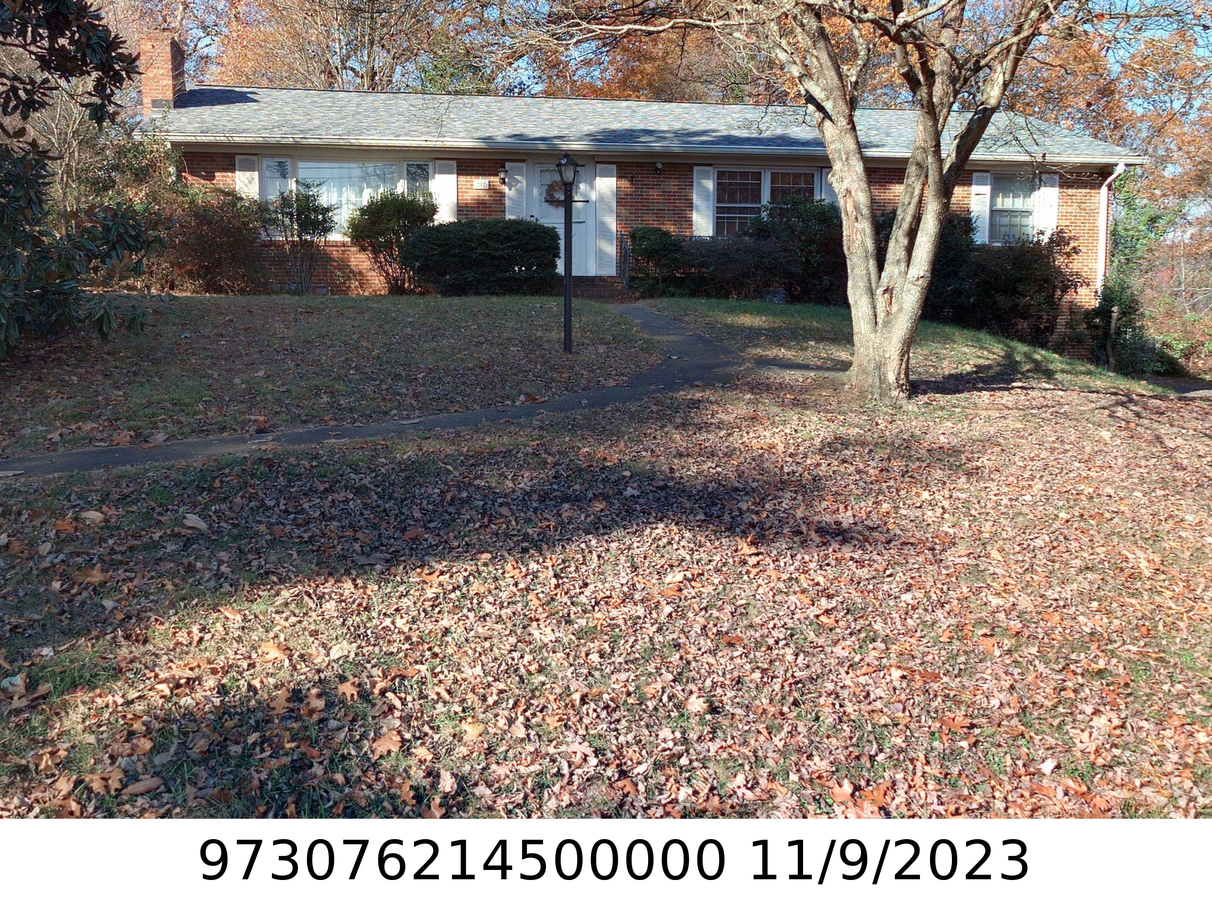 A picture of the property located at 7 DEERVIEW LN, ASHEVILLE NC 28804.
