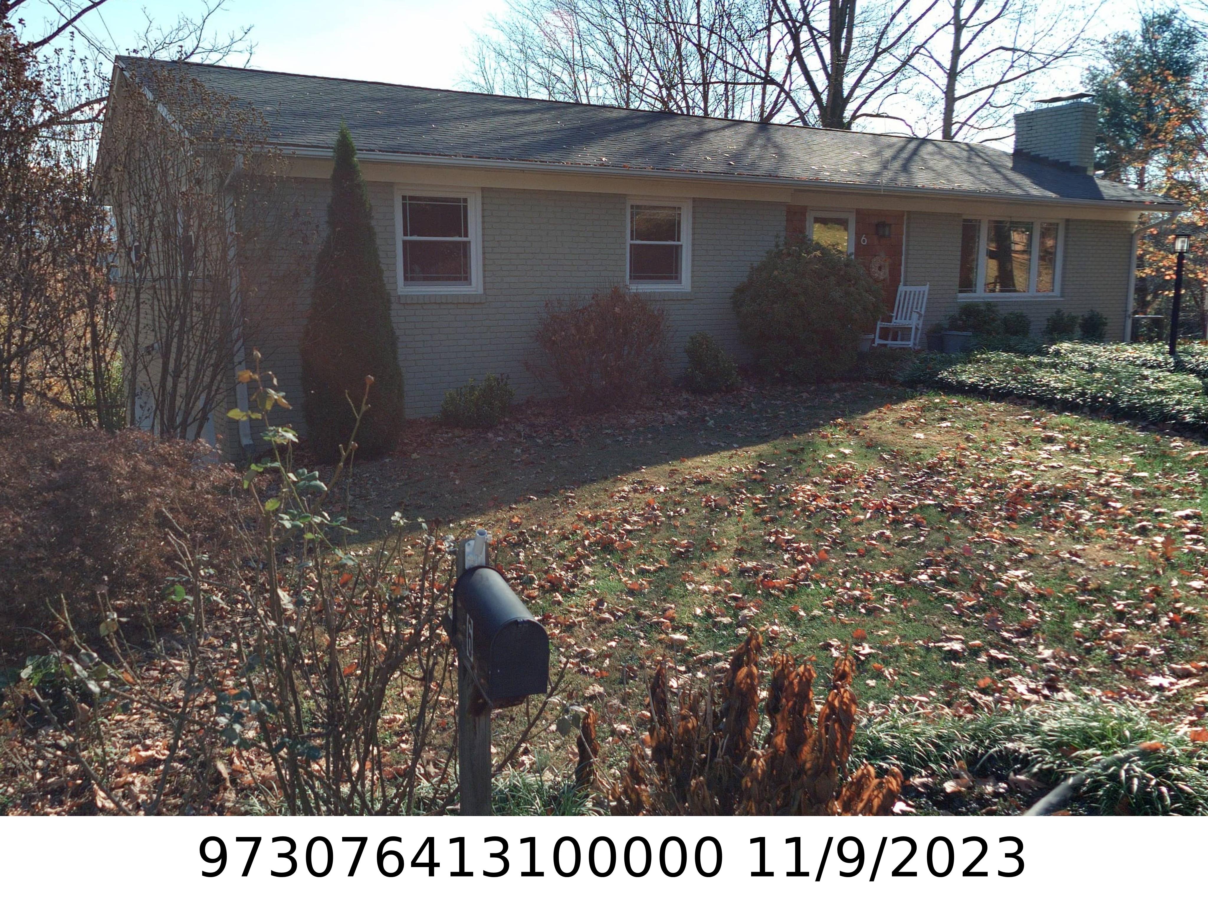 A picture of the property located at 6 DEERVIEW LN, ASHEVILLE NC 28804.