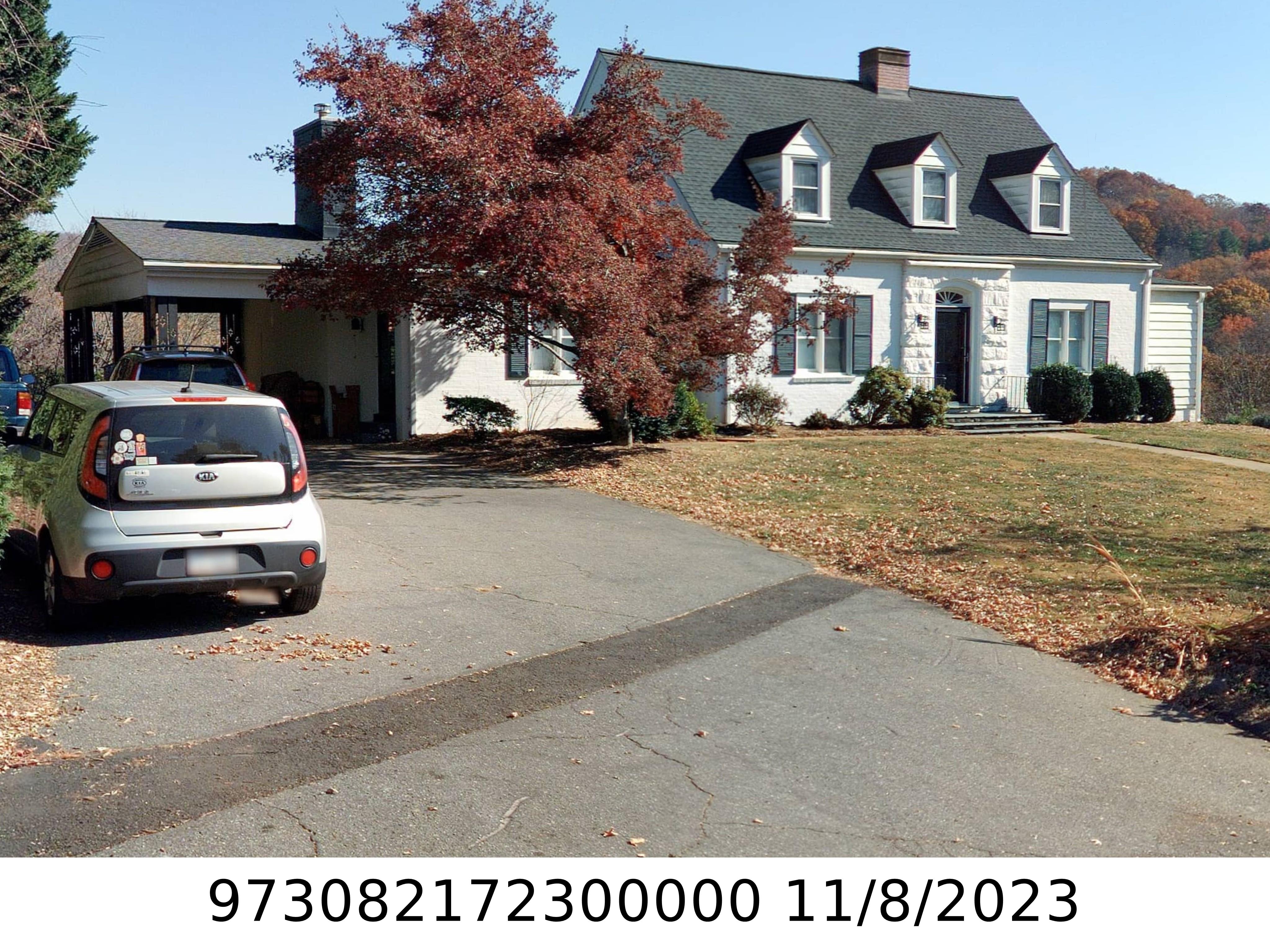 A picture of the property located at 10 CHERRY LN, ASHEVILLE NC 28804.