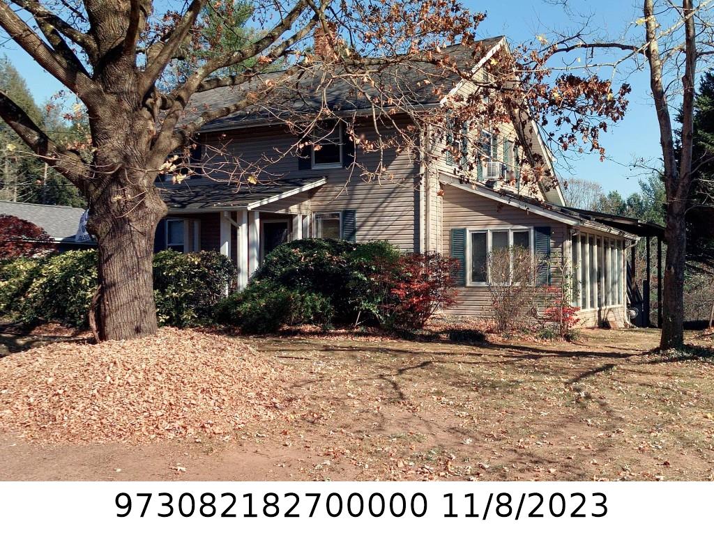 A picture of the property located at 8 CHERRY LN, ASHEVILLE NC 28804.