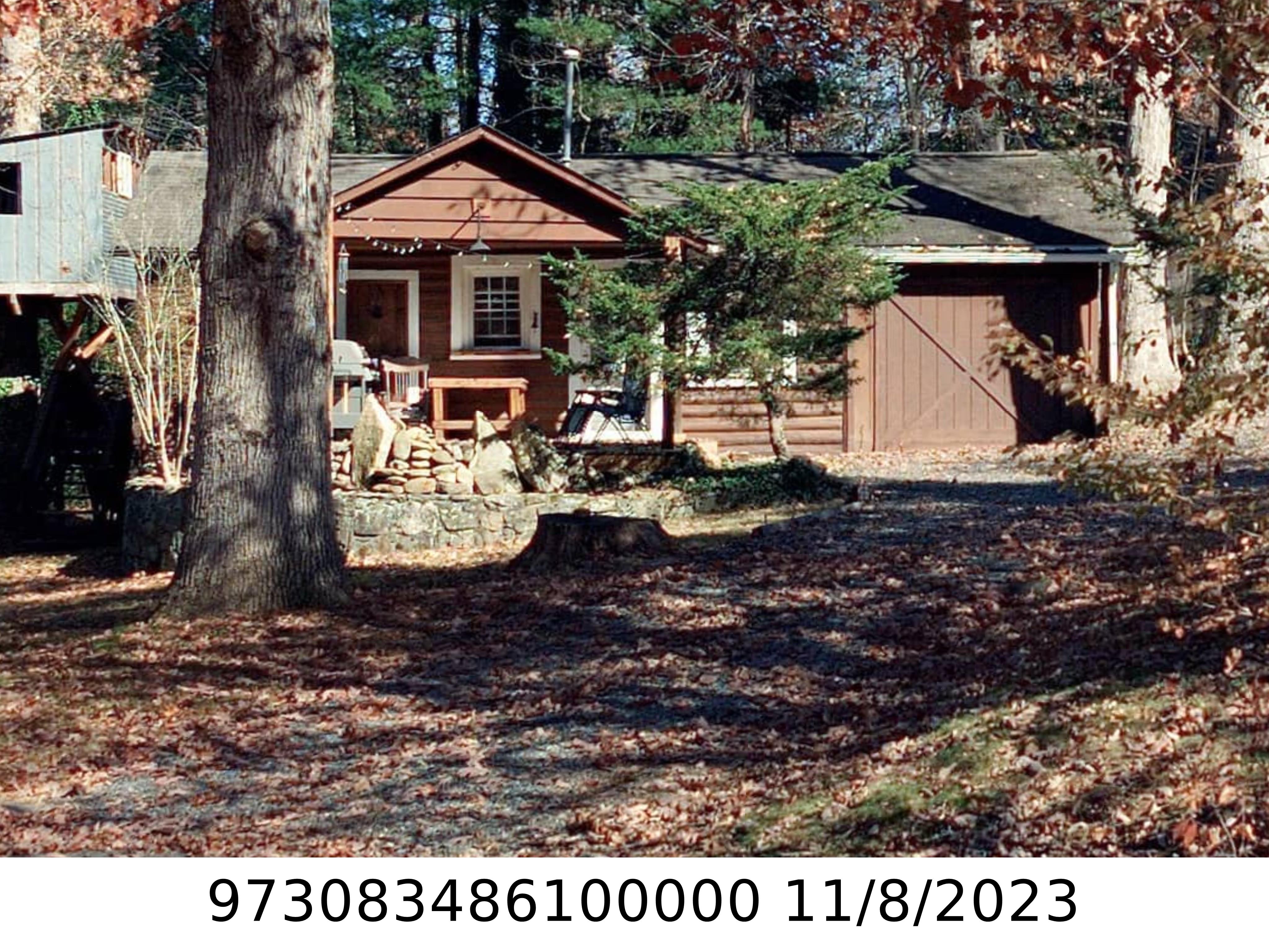 A picture of the property located at 15 PINE MEADOW DR, ASHEVILLE NC 28804.
