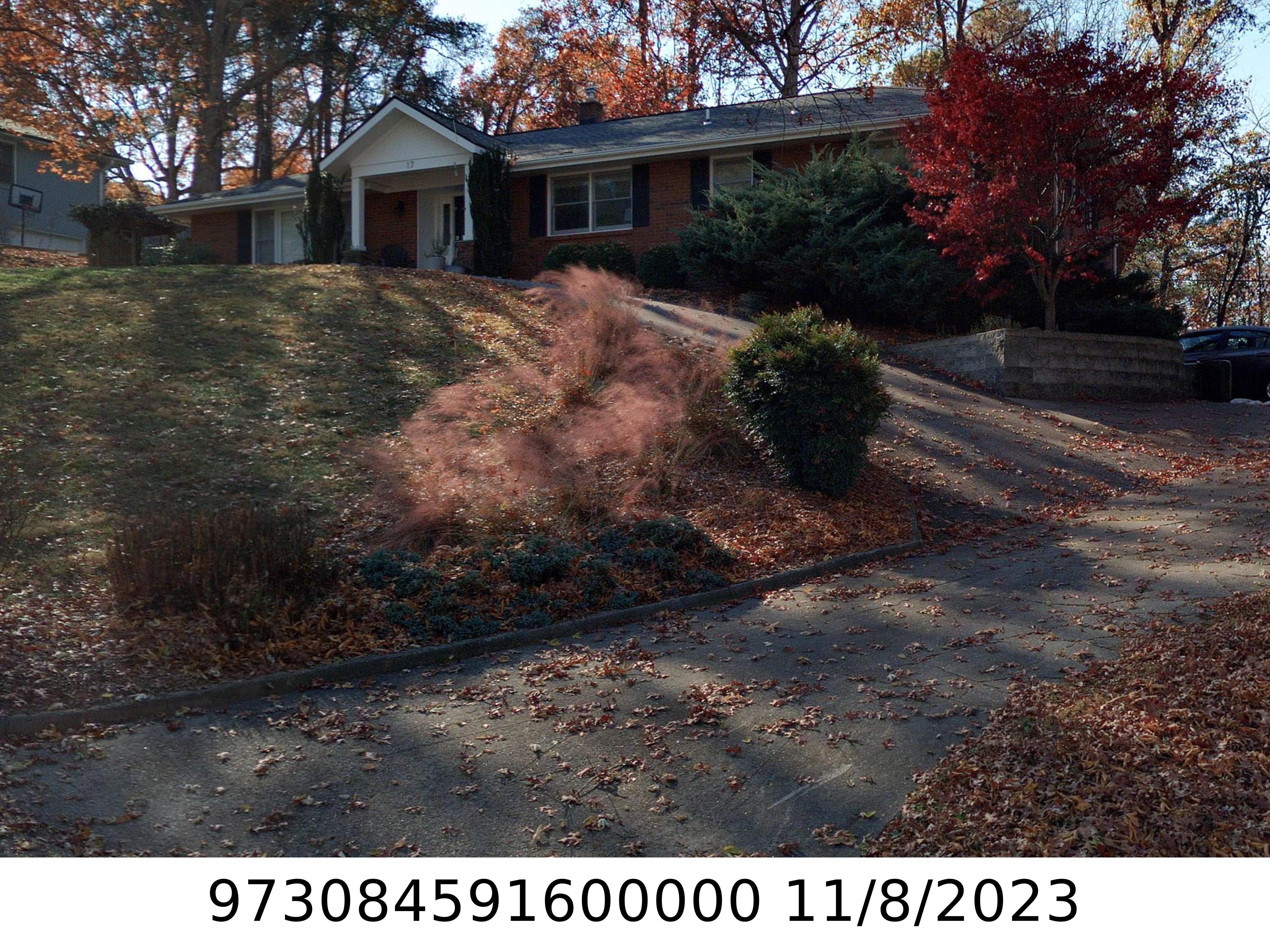 A picture of the property located at 17 SAREVA PL, ASHEVILLE NC 28804.