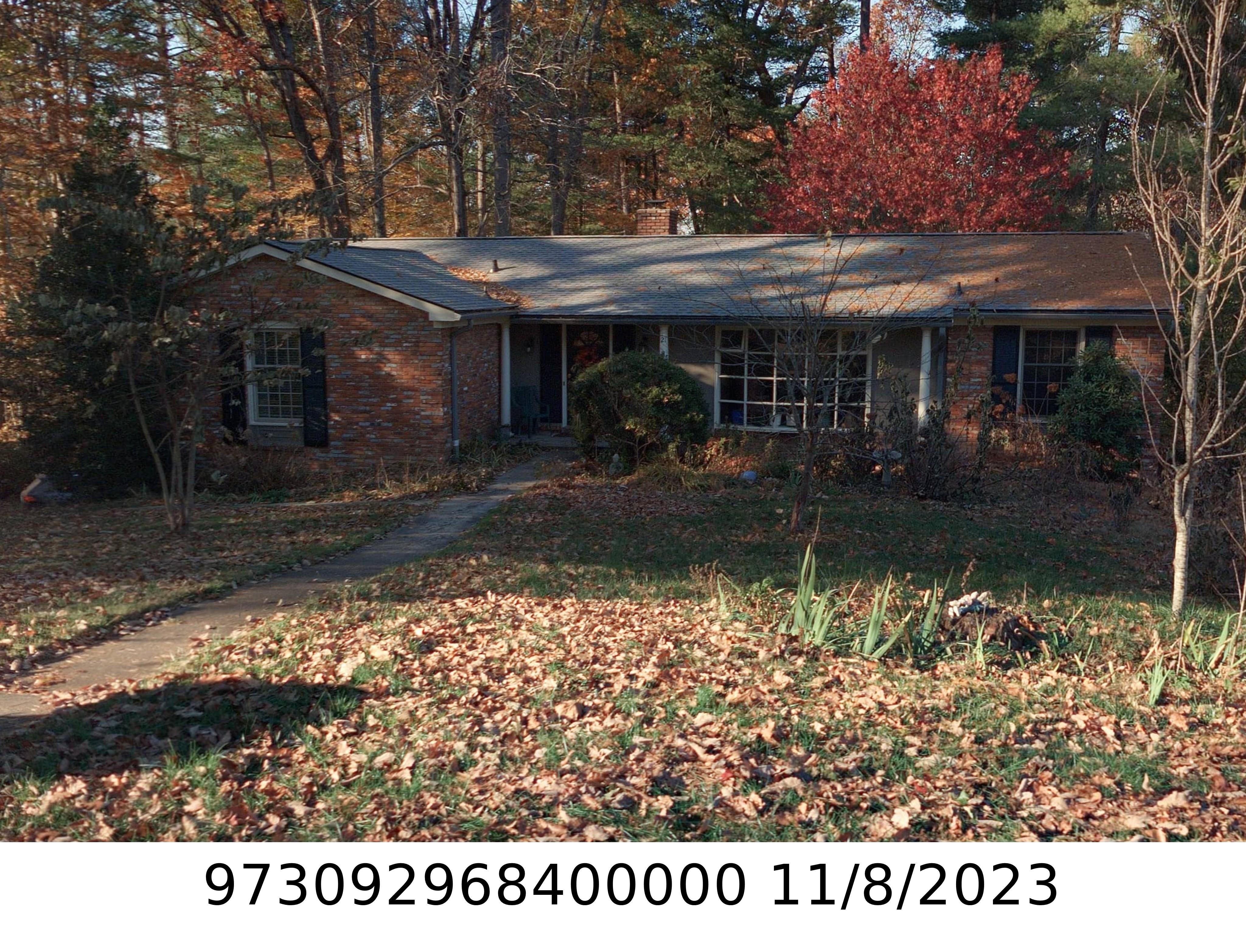 A picture of the property located at 21 FOREST VIEW DR, ASHEVILLE NC 28804.
