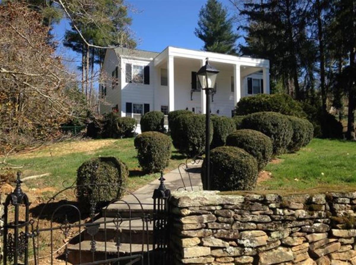 A picture of the property located at 45 GLEN FALLS RD, ASHEVILLE NC 28804.