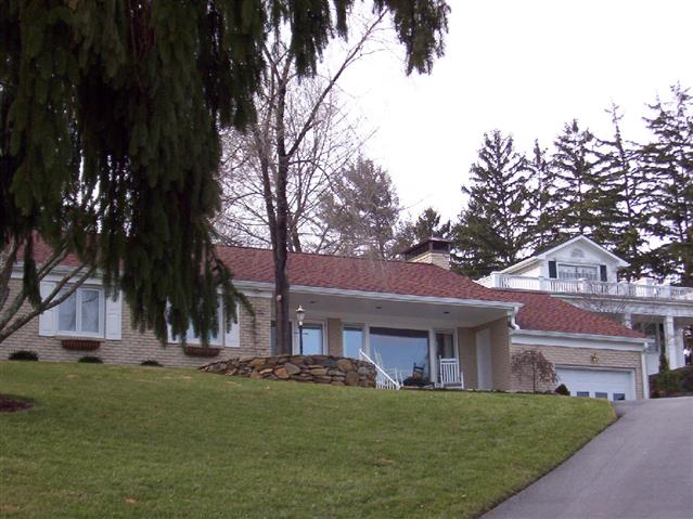 A picture of the property located at 7 GLEN FALLS RD, ASHEVILLE NC 28804.