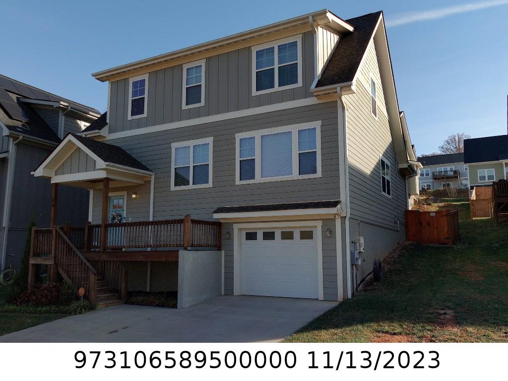 A picture of the property located at 32 GREENWOOD FIELDS DR, ASHEVILLE NC 28804.