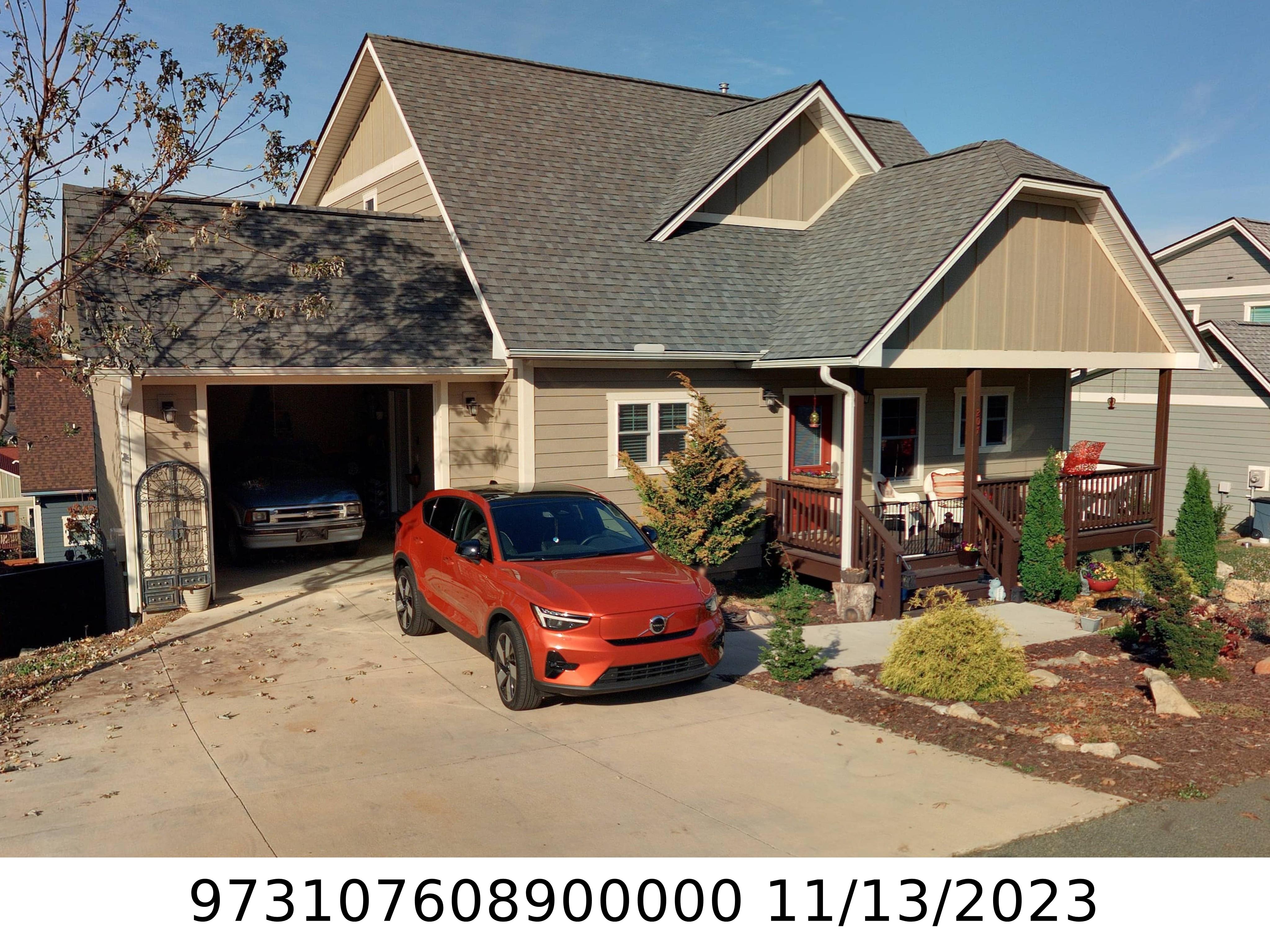 A picture of the property located at 207 OAK MEADOW LN, ASHEVILLE NC 28804.