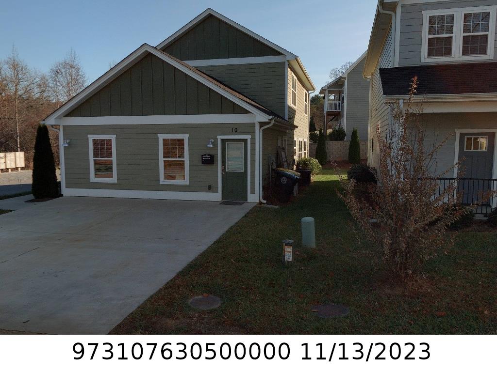 A picture of the property located at 10 GREENWOOD FIELDS DR, ASHEVILLE NC 28804.