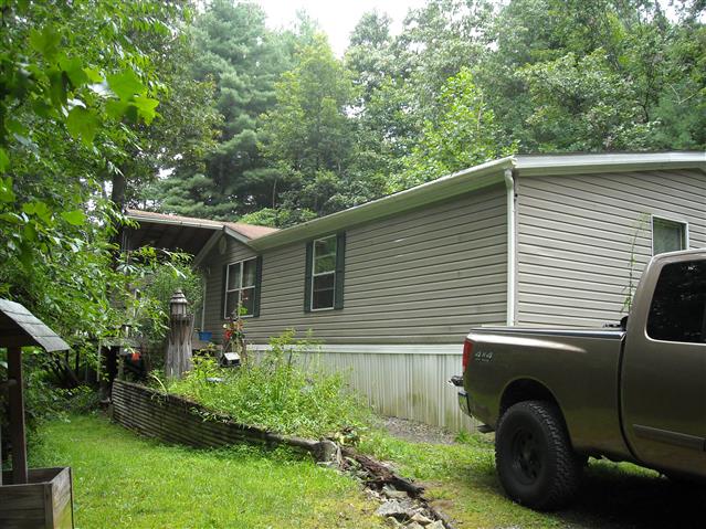 A picture of the property located at 68 HOGAN VIEW DR, ASHEVILLE NC 28804.