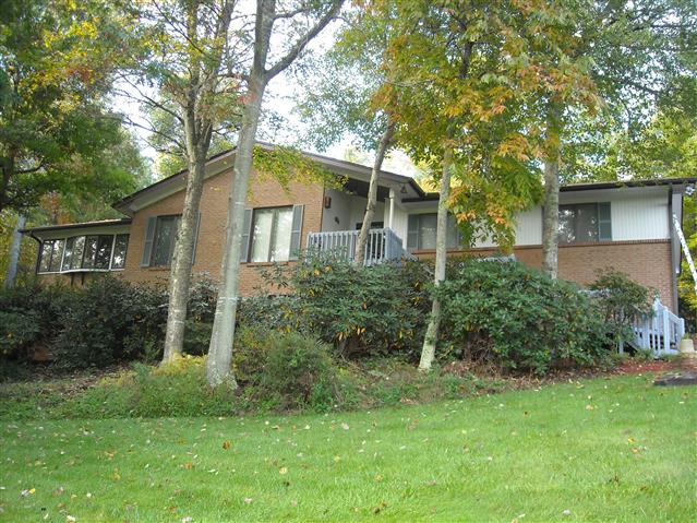 A picture of the property located at 286 WOODY LN, ASHEVILLE NC 28804.