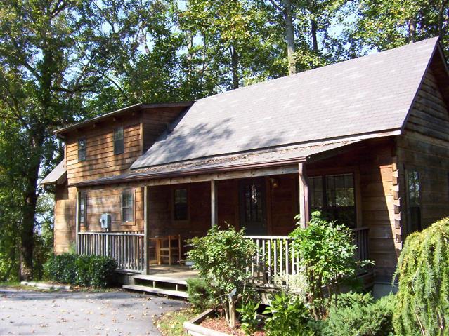 A picture of the property located at 5 HIDDEN CABINS LN, ASHEVILLE NC 28804.