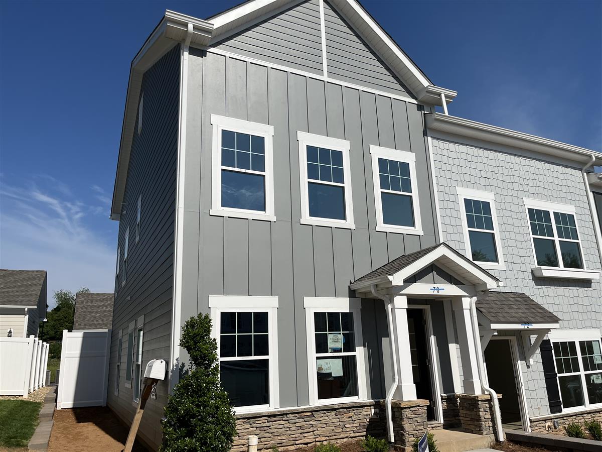 A picture of the property located at 70 WALNUT SPRINGS DR, ASHEVILLE NC 28804.