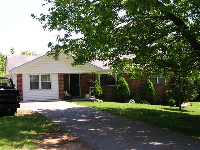 A picture of the property located at 9 LARLYN LN, ASHEVILLE NC 28804.