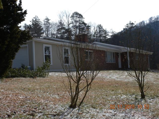 A picture of the property located at 121 BAIRD COVE LN, ASHEVILLE NC 28804.