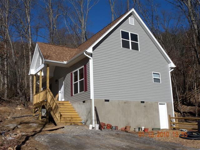 A picture of the property located at 139 BAIRD COVE LN, ASHEVILLE NC 28804.