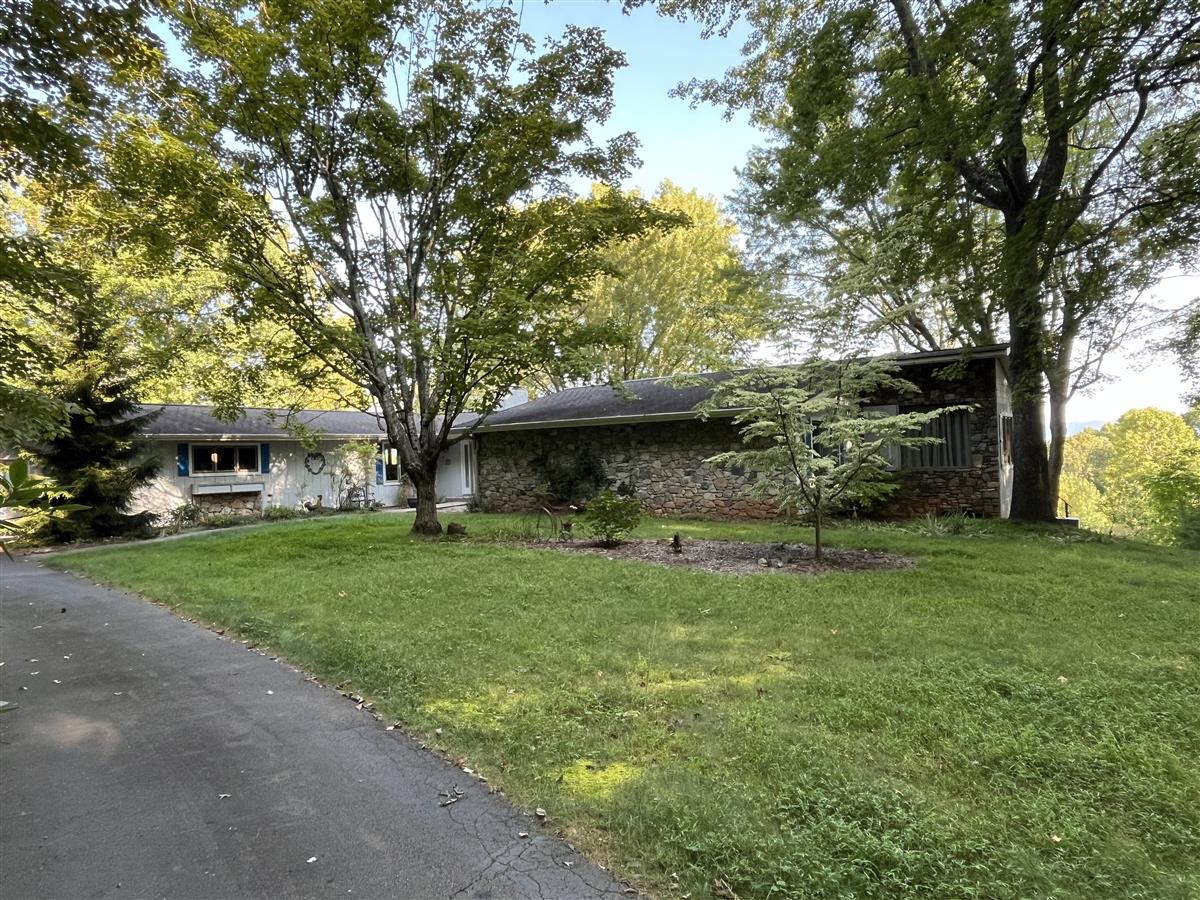 A picture of the property located at 31 TEABERRY LN, WEAVERVILLE NC 28787.