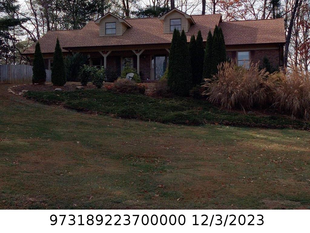 A picture of the property located at 2 LOWRY LN, WEAVERVILLE NC 28787.