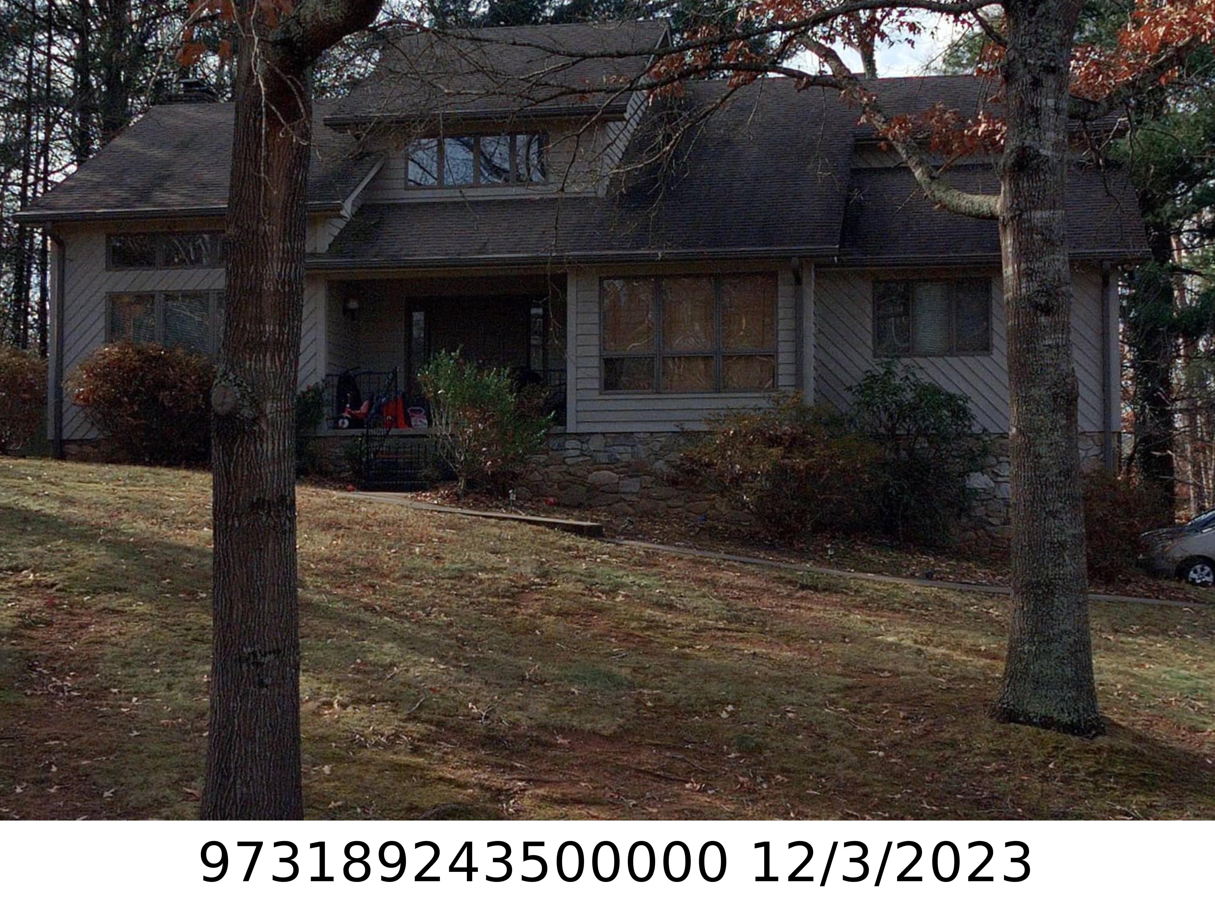 A picture of the property located at 6 LOWRY LN, WEAVERVILLE NC 28787.