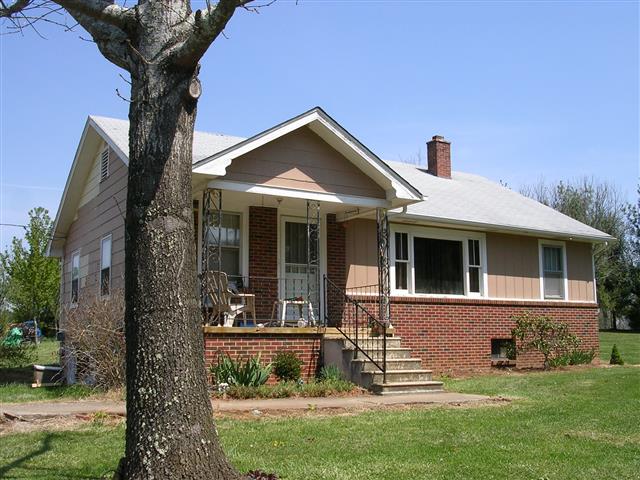 A picture of the property located at 775 AIKEN RD, ASHEVILLE NC 28804.