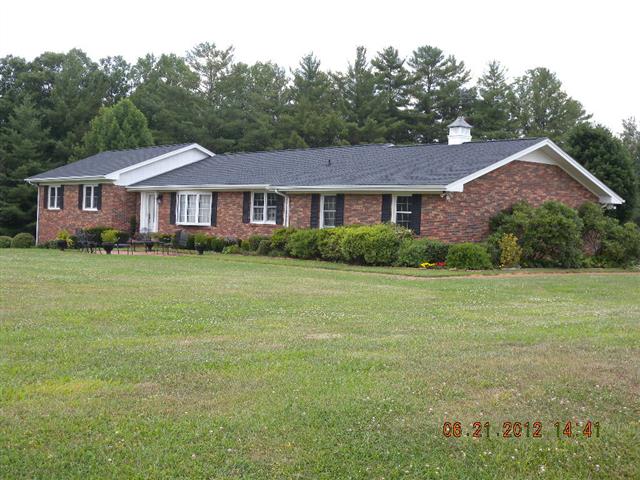 A picture of the property located at 38 AIKEN VIEW DR, ASHEVILLE NC 28804.