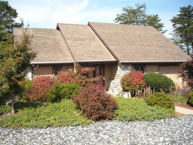 A picture of the property located at 4 ZACHARY RIDGE RD, ASHEVILLE NC 28804.